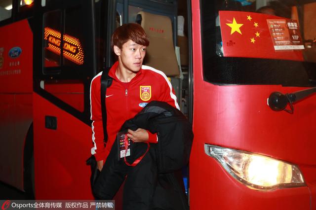 让他变成盲人沿街唱歌乞讨，看起来好像这种事情离我们很远，但其实经常会发生在我们身边。